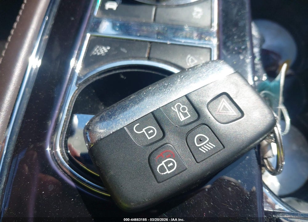 2013 JAGUAR XJ XJL PORTFOLIO VIN: SAJWA2GB3DLV52852