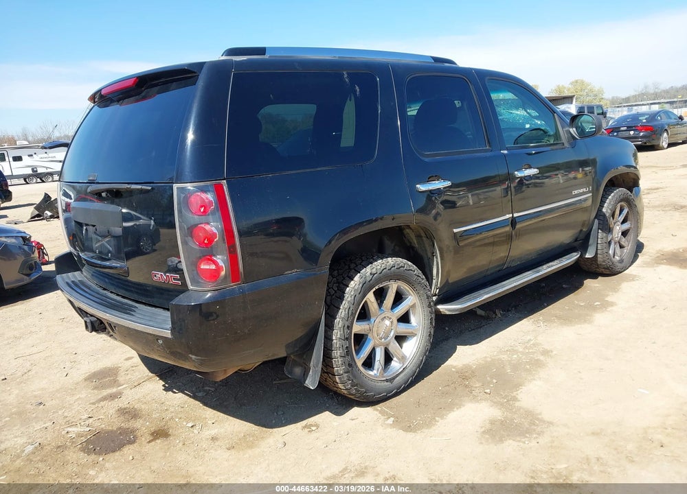 2007 GMC YUKON DENALI VIN: 1GKFK63887J335413