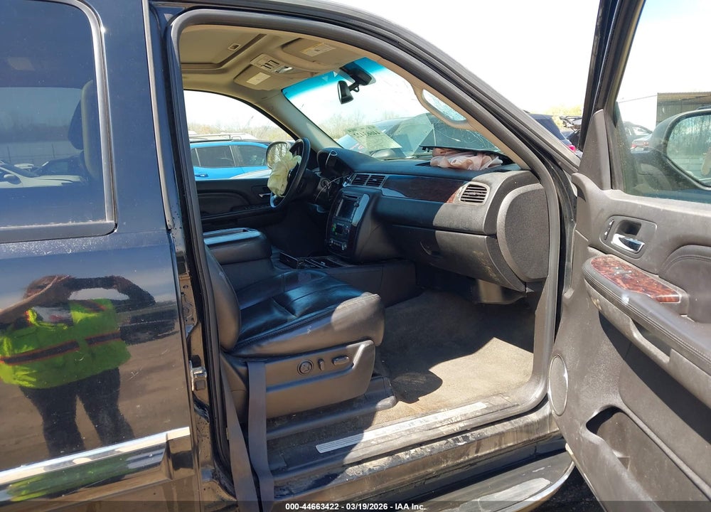 2007 GMC YUKON DENALI VIN: 1GKFK63887J335413