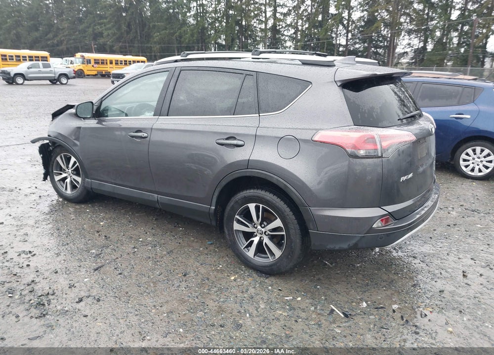 2016 TOYOTA RAV4 XLE VIN: 2T3RFREV1GW492378