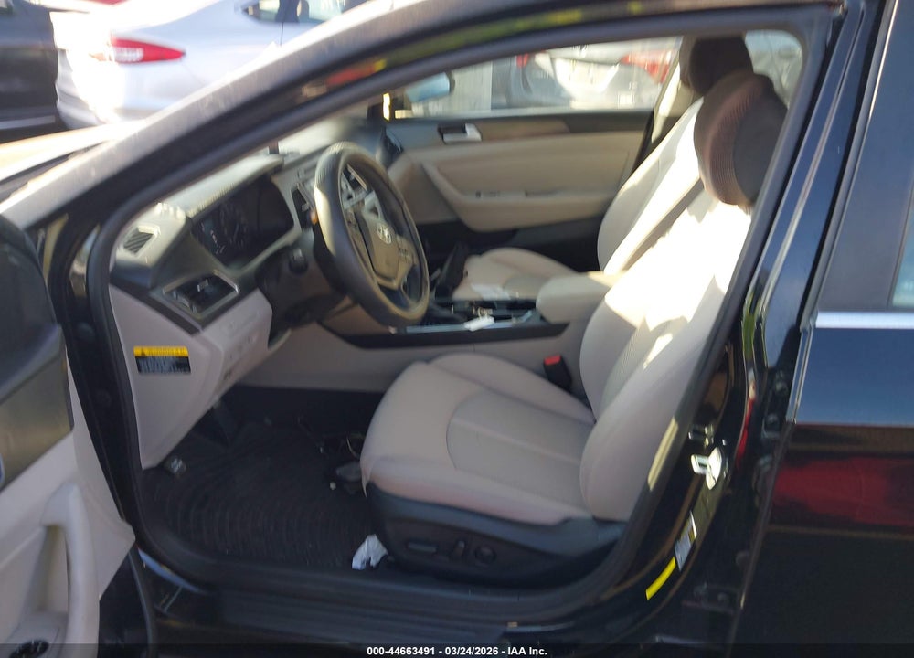 2015 HYUNDAI SONATA SPORT VIN: 5NPE34AF1FH180219