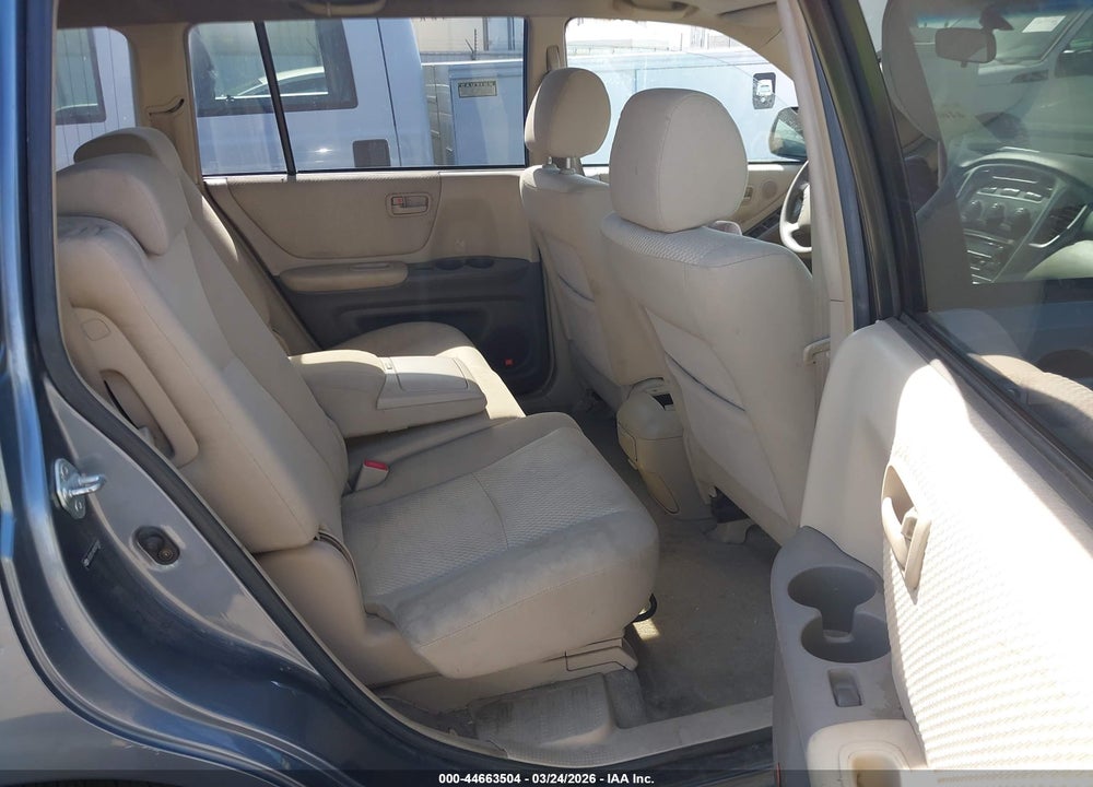 2005 TOYOTA HIGHLANDER V6 VIN: JTEDP21A850070090