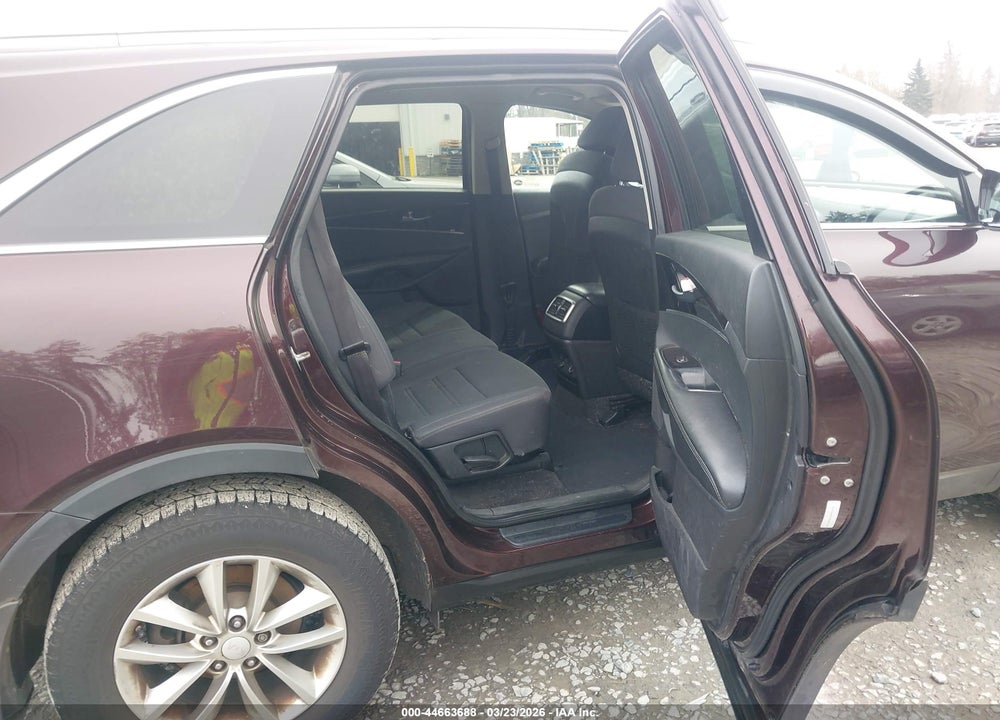 2016 KIA SORENTO 2.4L LX VIN: 5XYPG4A37GG029123