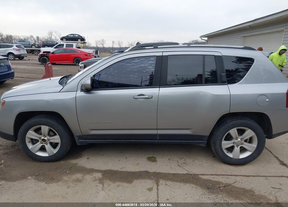 2016 JEEP COMPASS LATITUDE VIN: 1C4NJDEB4GD733269