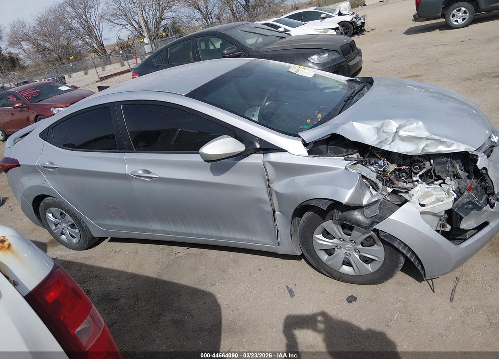 2016 HYUNDAI ELANTRA SE VIN: 5NPDH4AE2GH696434