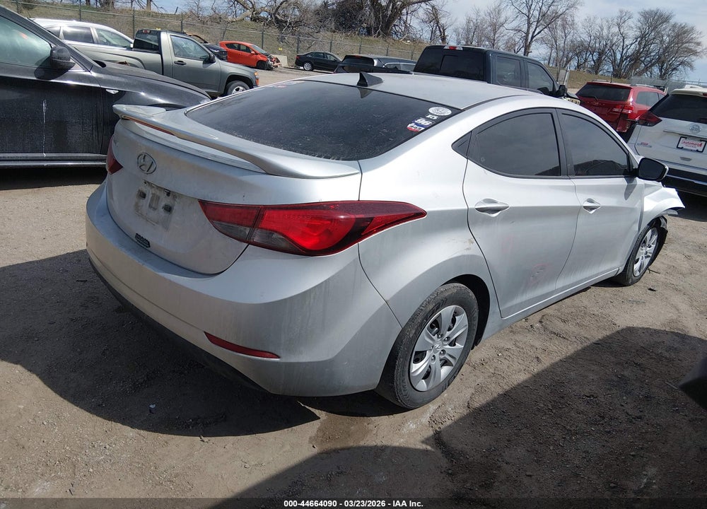 2016 HYUNDAI ELANTRA SE VIN: 5NPDH4AE2GH696434