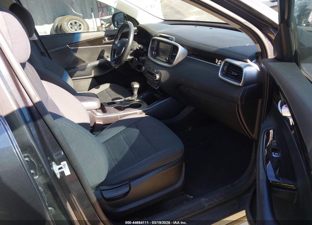 2019 KIA SORENTO 2.4L LX VIN: 5XYPG4A32KG538688