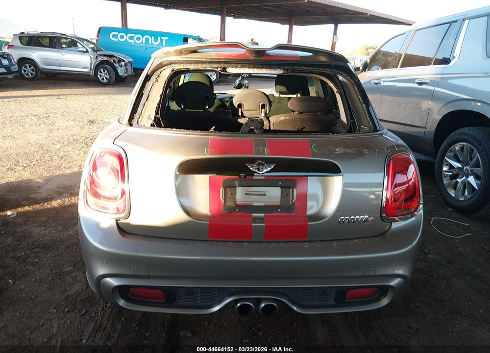 2016 MINI HARDTOP COOPER S VIN: WMWXU3C51G2D31633