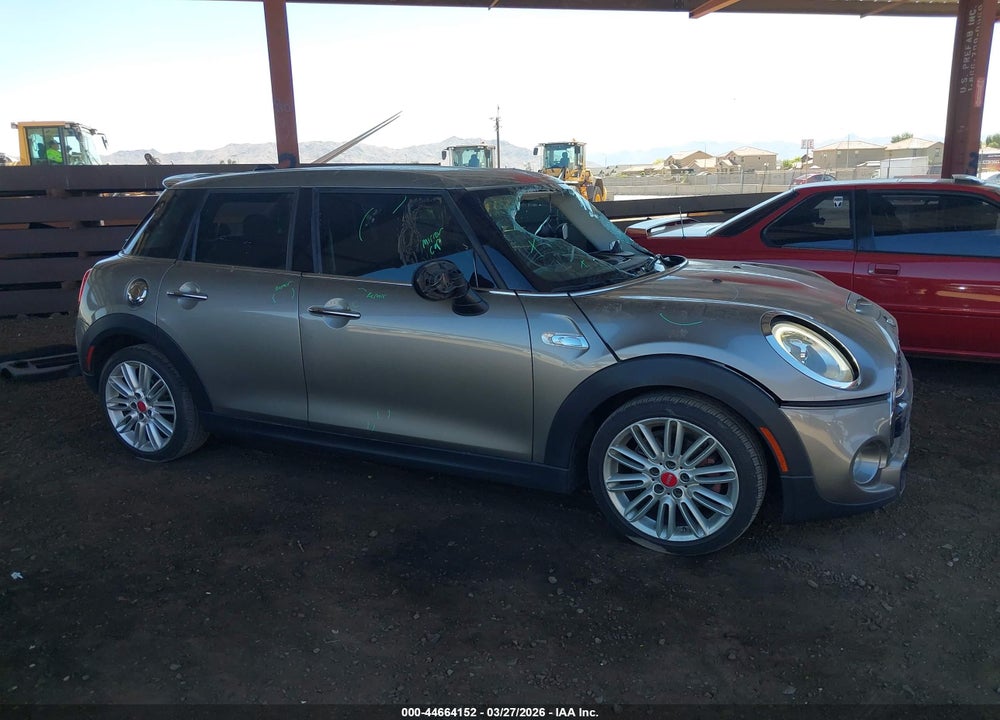 2016 MINI HARDTOP COOPER S VIN: WMWXU3C51G2D31633