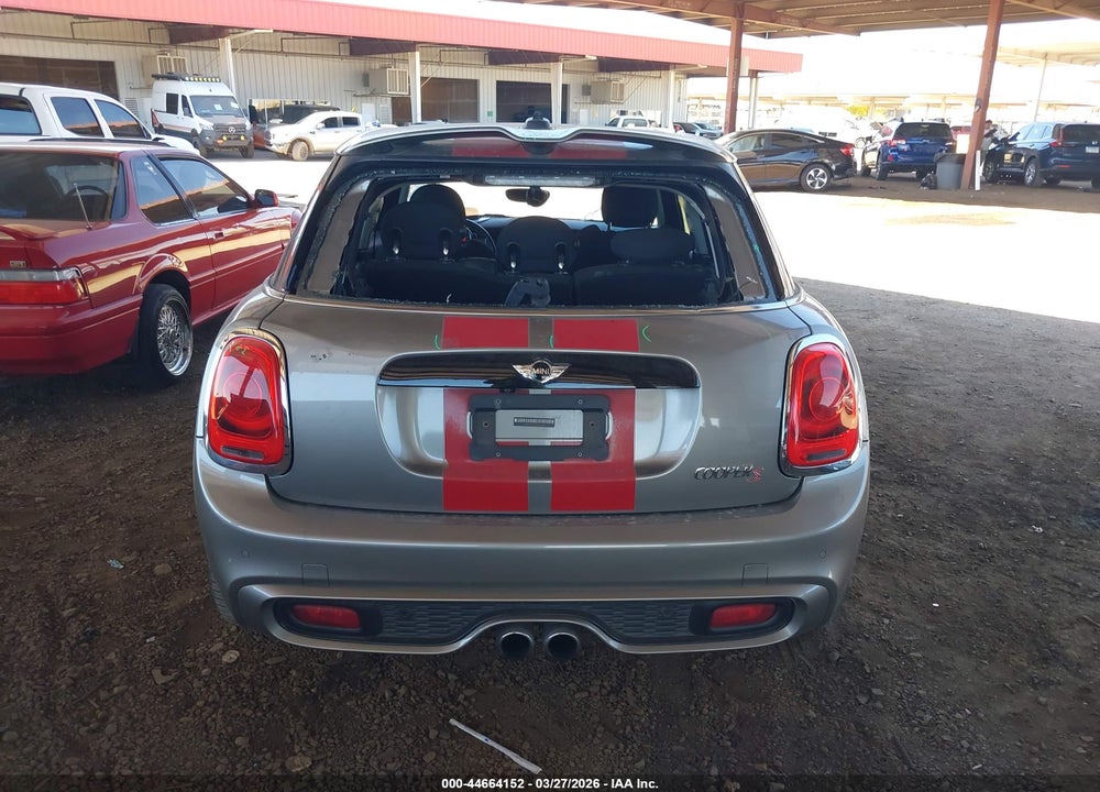 2016 MINI HARDTOP COOPER S VIN: WMWXU3C51G2D31633