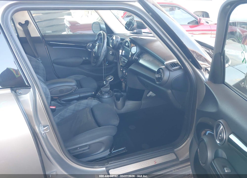 2016 MINI HARDTOP COOPER S VIN: WMWXU3C51G2D31633
