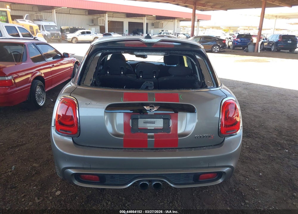 2016 MINI HARDTOP COOPER S VIN: WMWXU3C51G2D31633