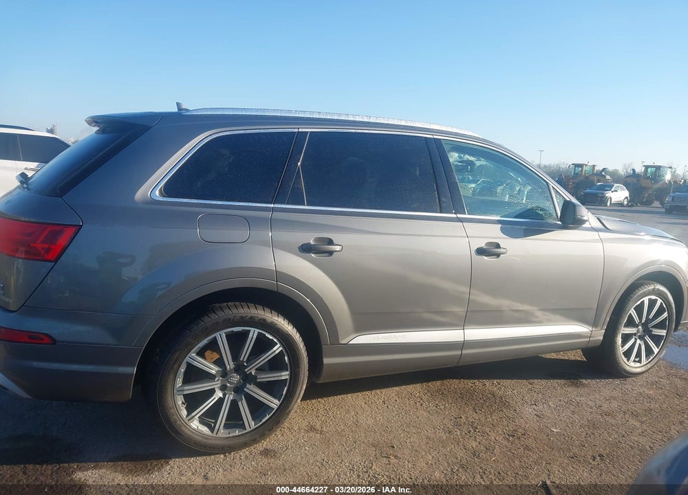 2017 AUDI Q7 3.0T PREMIUM VIN: WA1LAAF72HD016817