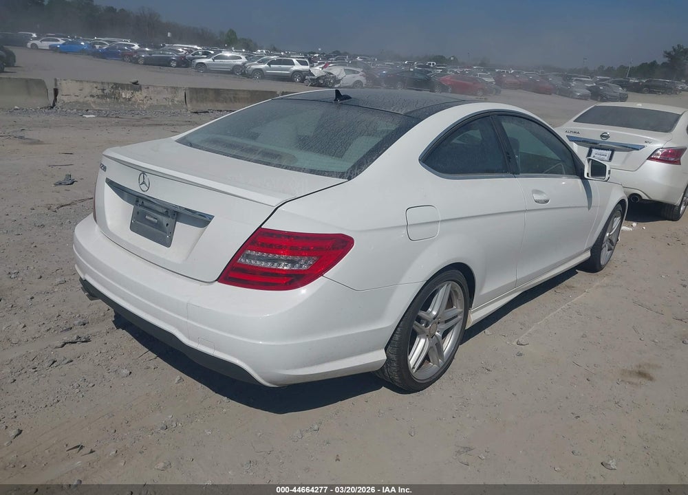 2013 MERCEDES-BENZ C 250 VIN: WDDGJ4HB8DG051287