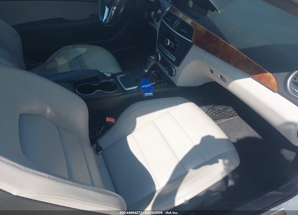 2013 MERCEDES-BENZ C 250 VIN: WDDGJ4HB8DG051287