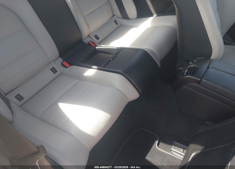 2013 MERCEDES-BENZ C 250 VIN: WDDGJ4HB8DG051287
