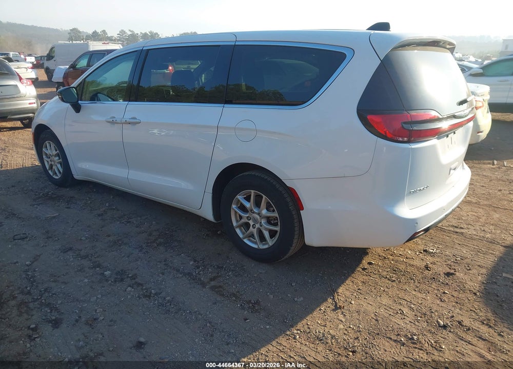 2024 CHRYSLER PACIFICA TOURING L VIN: 2C4RC1BG4RR120451