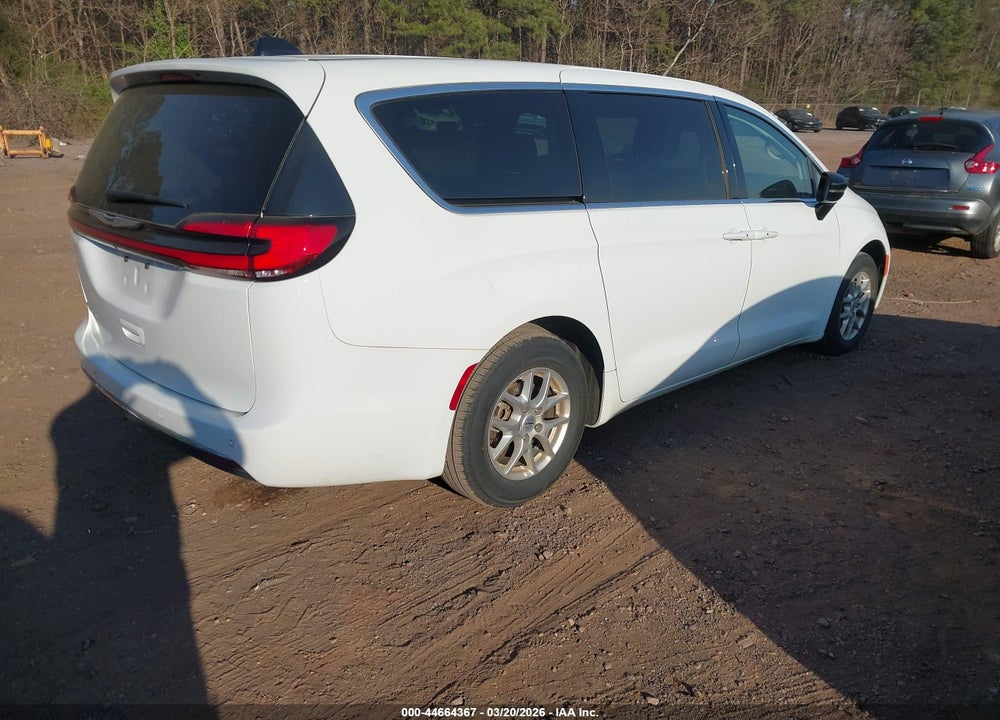 2024 CHRYSLER PACIFICA TOURING L VIN: 2C4RC1BG4RR120451