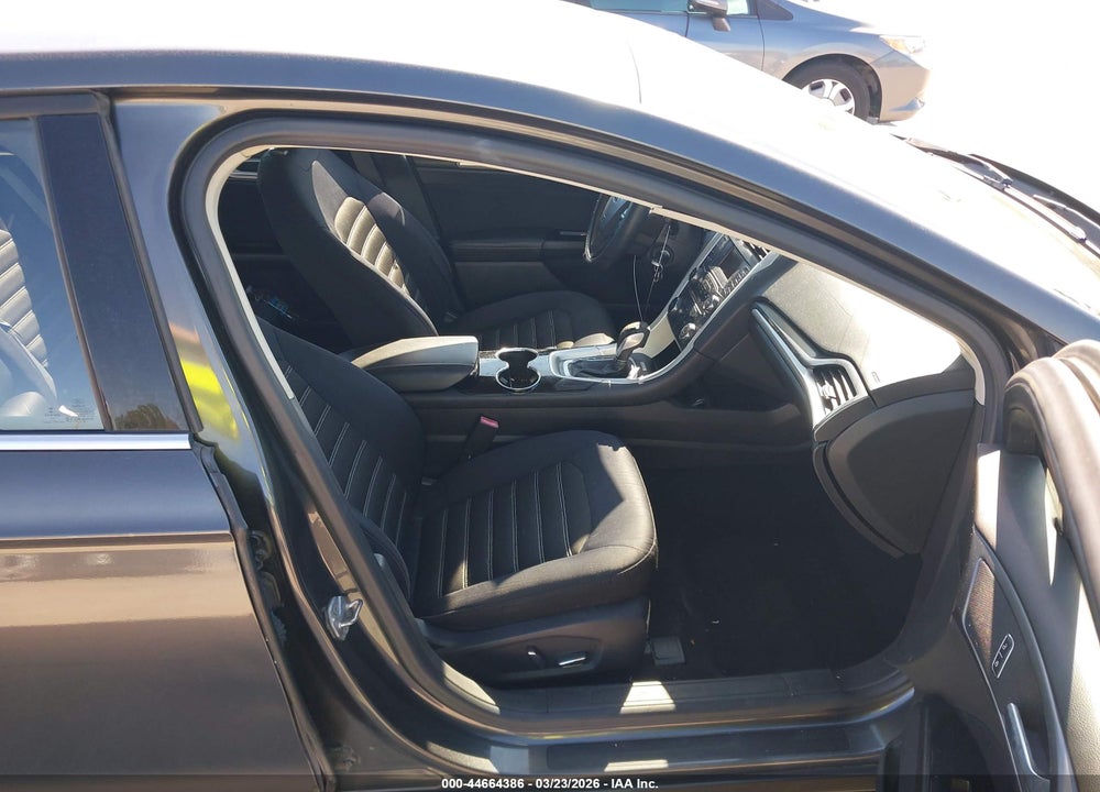 2015 FORD FUSION SE VIN: 1FA6P0HD4F5116199