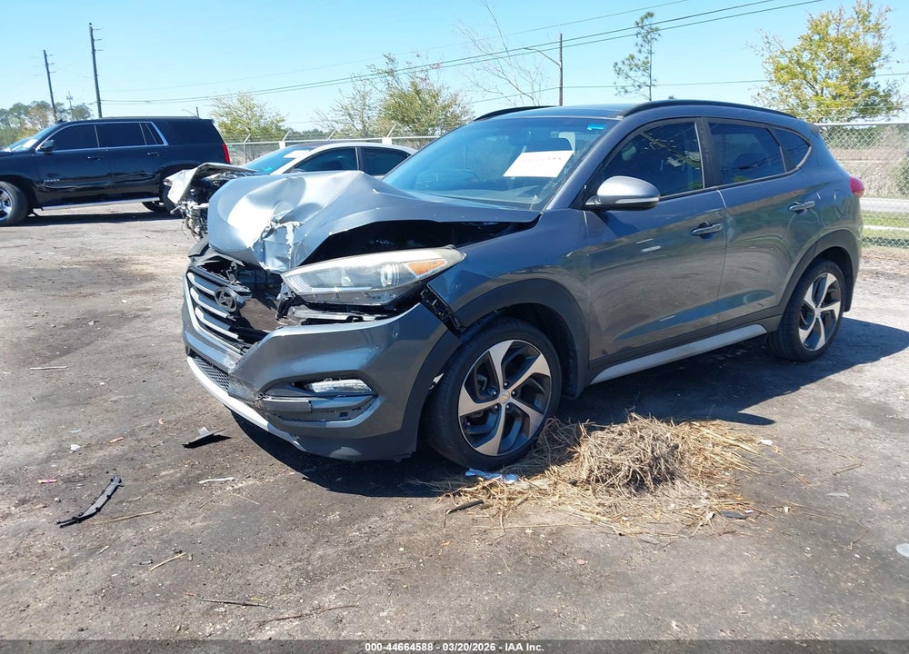 2018 HYUNDAI TUCSON VALUE VIN: KM8J33A20JU670473