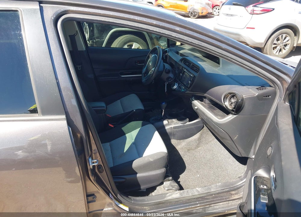 2015 TOYOTA PRIUS C TWO VIN: JTDKDTB30F1584022