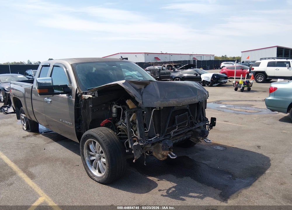 2011 CHEVROLET SILVERADO 1500 LT VIN: 1GCRKSE3XBZ311529