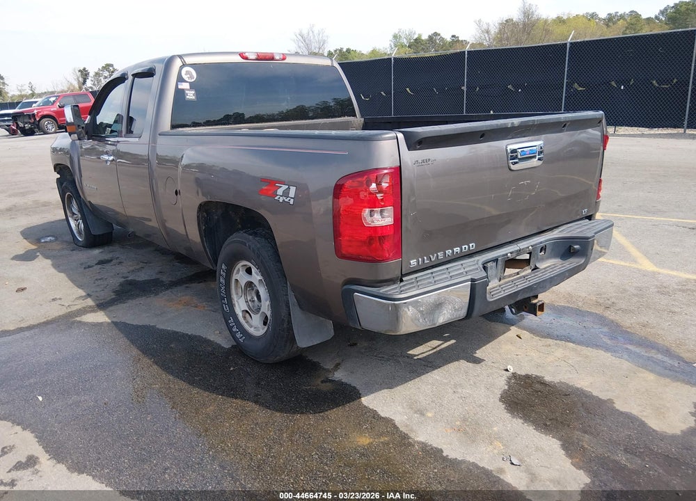 2011 CHEVROLET SILVERADO 1500 LT VIN: 1GCRKSE3XBZ311529
