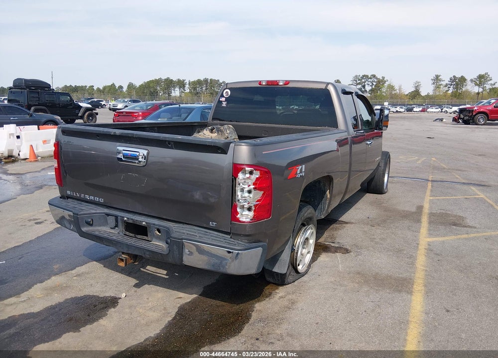 2011 CHEVROLET SILVERADO 1500 LT VIN: 1GCRKSE3XBZ311529