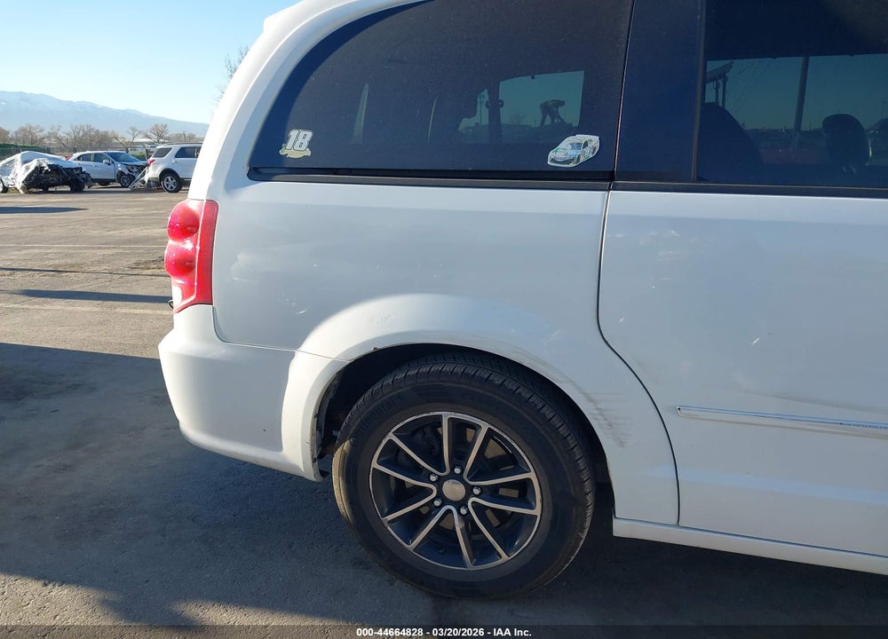 2015 DODGE GRAND CARAVAN R/T VIN: 2C4RDGEG4FR635702