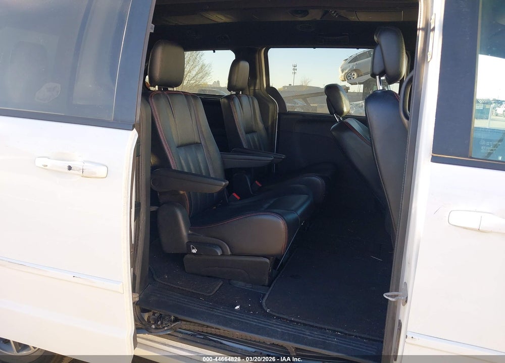 2015 DODGE GRAND CARAVAN R/T VIN: 2C4RDGEG4FR635702
