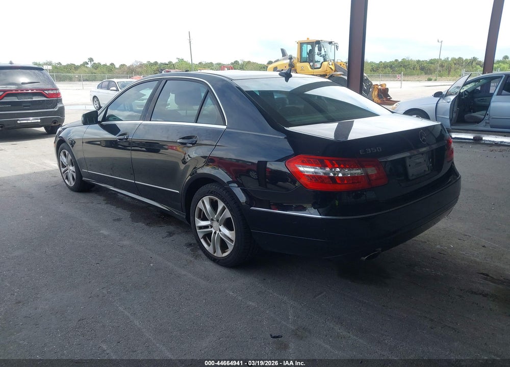 2011 MERCEDES-BENZ E 350 VIN: WDDHF5GB5BA515732