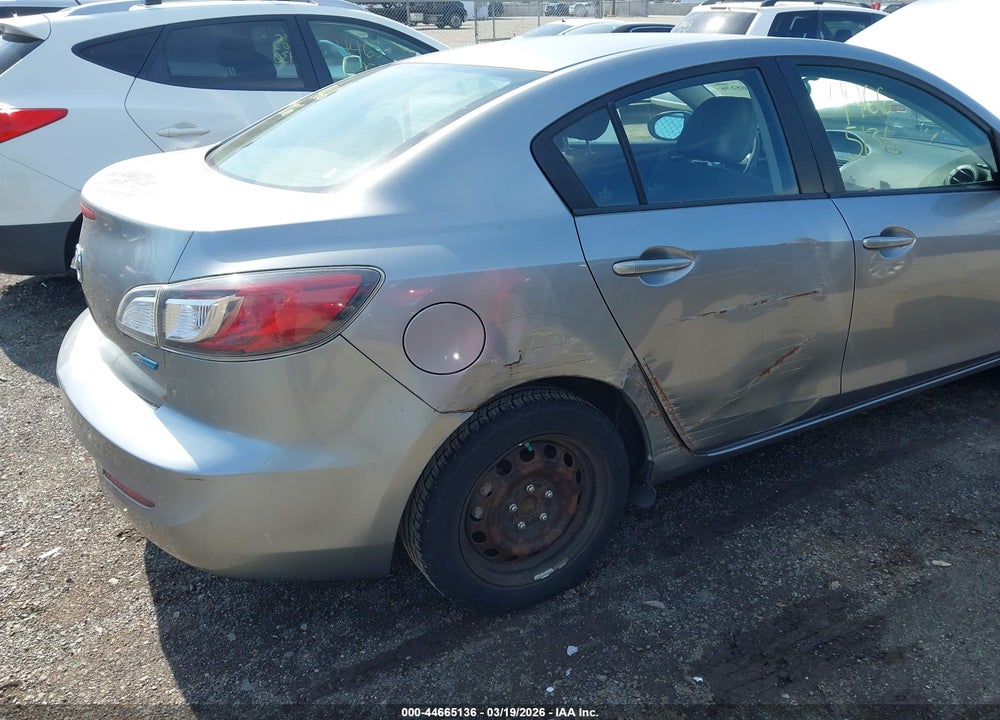 2013 MAZDA 3 I SPORT VIN: JM1BL1U80D1705418