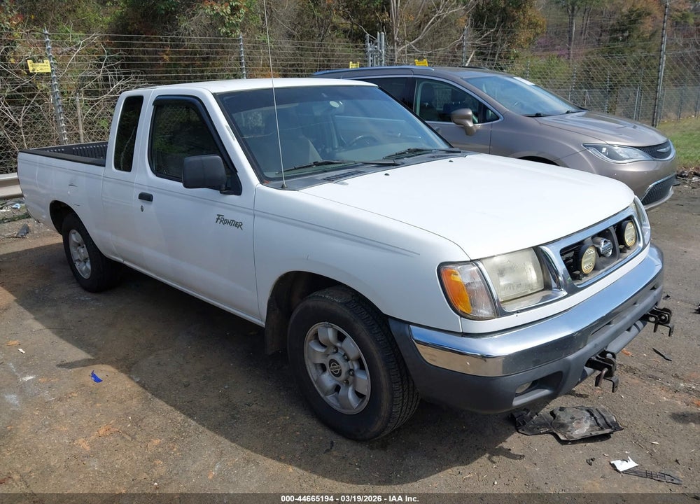 2000 NISSAN FRONTIER XE VIN: 1N6DD26S0YC301031