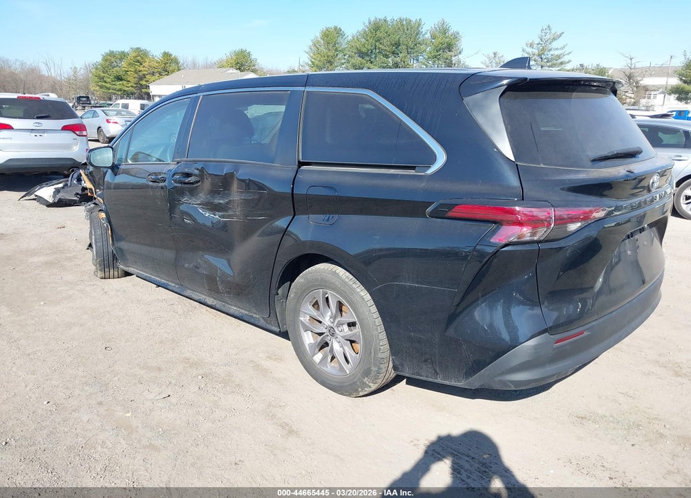 2022 TOYOTA SIENNA LE VIN: 5TDKRKEC4NS105691