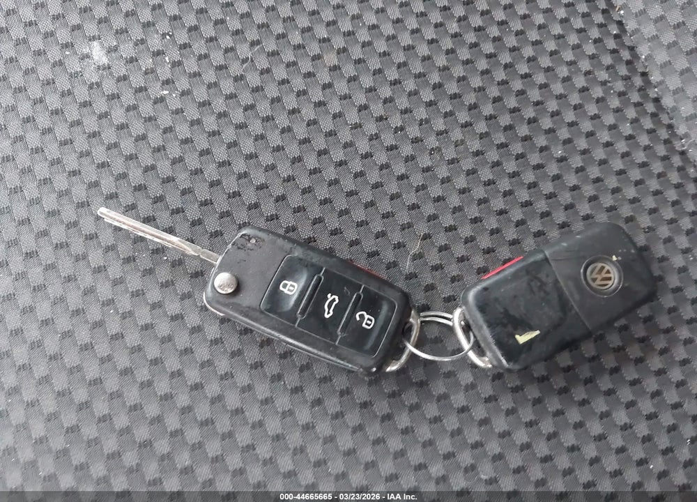 2011 VOLKSWAGEN JETTA 2.0L S VIN: 3VW2K7AJ9BM073383