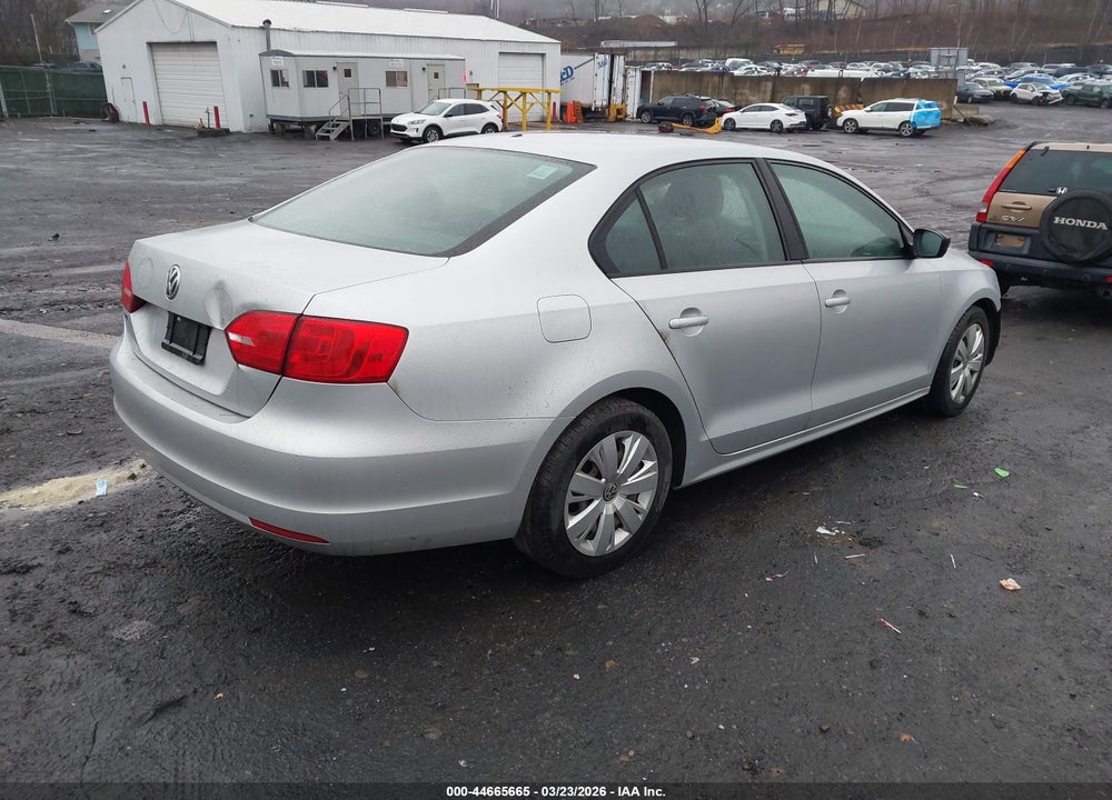 2011 VOLKSWAGEN JETTA 2.0L S VIN: 3VW2K7AJ9BM073383