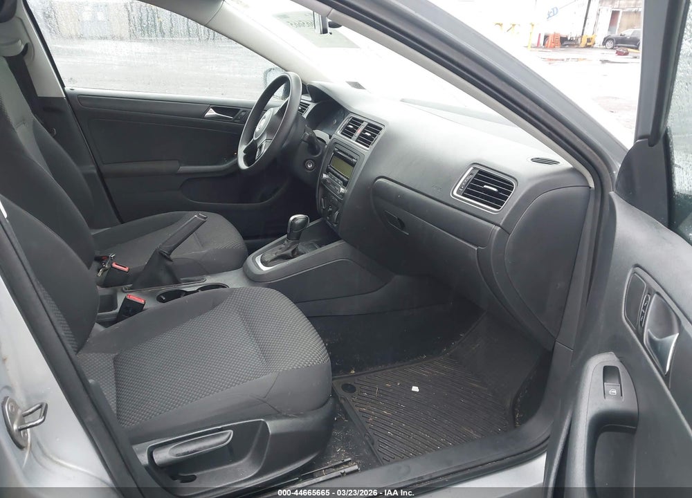 2011 VOLKSWAGEN JETTA 2.0L S VIN: 3VW2K7AJ9BM073383