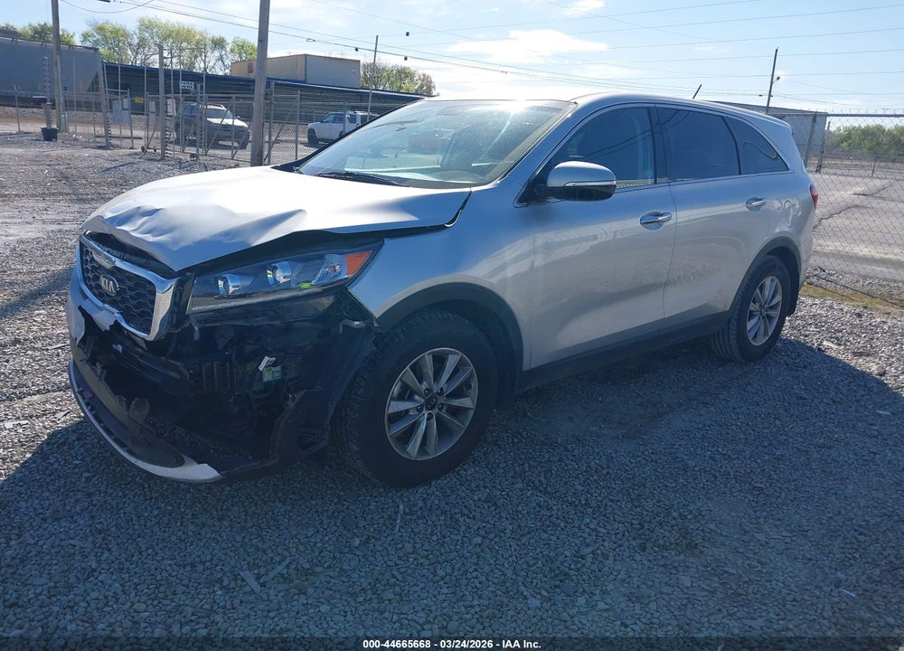 2019 KIA SORENTO 3.3L LX VIN: 5XYPG4A56KG496415