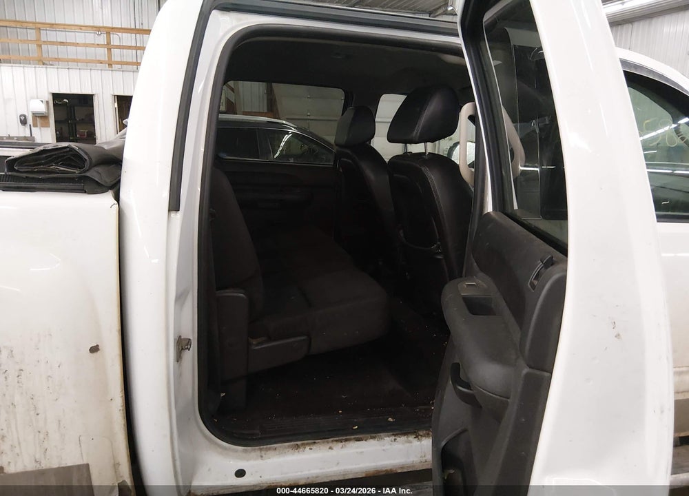 2011 CHEVROLET SILVERADO 1500 LT VIN: 3GCPKSE3XBG377750