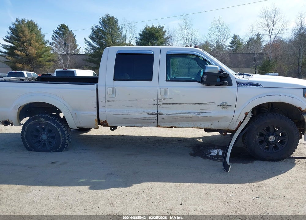 2011 FORD F-350 LARIAT VIN: 1FT8W3BT2BEC18277