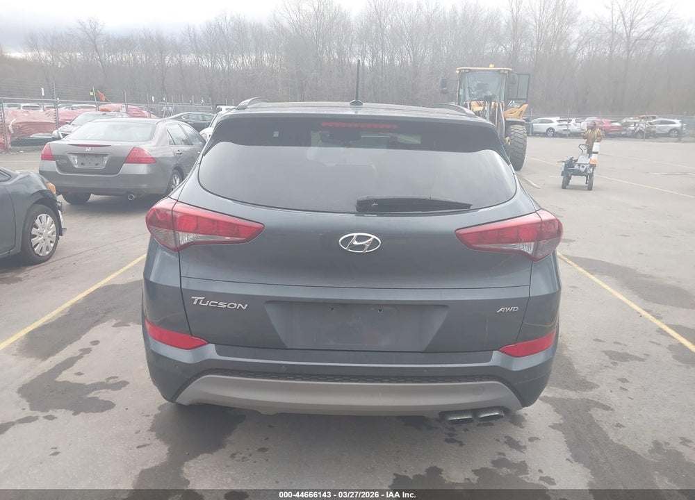 2017 HYUNDAI TUCSON VALUE VIN: KM8J3CA29HU555557