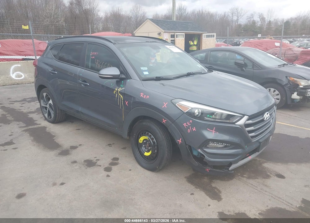 2017 HYUNDAI TUCSON VALUE VIN: KM8J3CA29HU555557