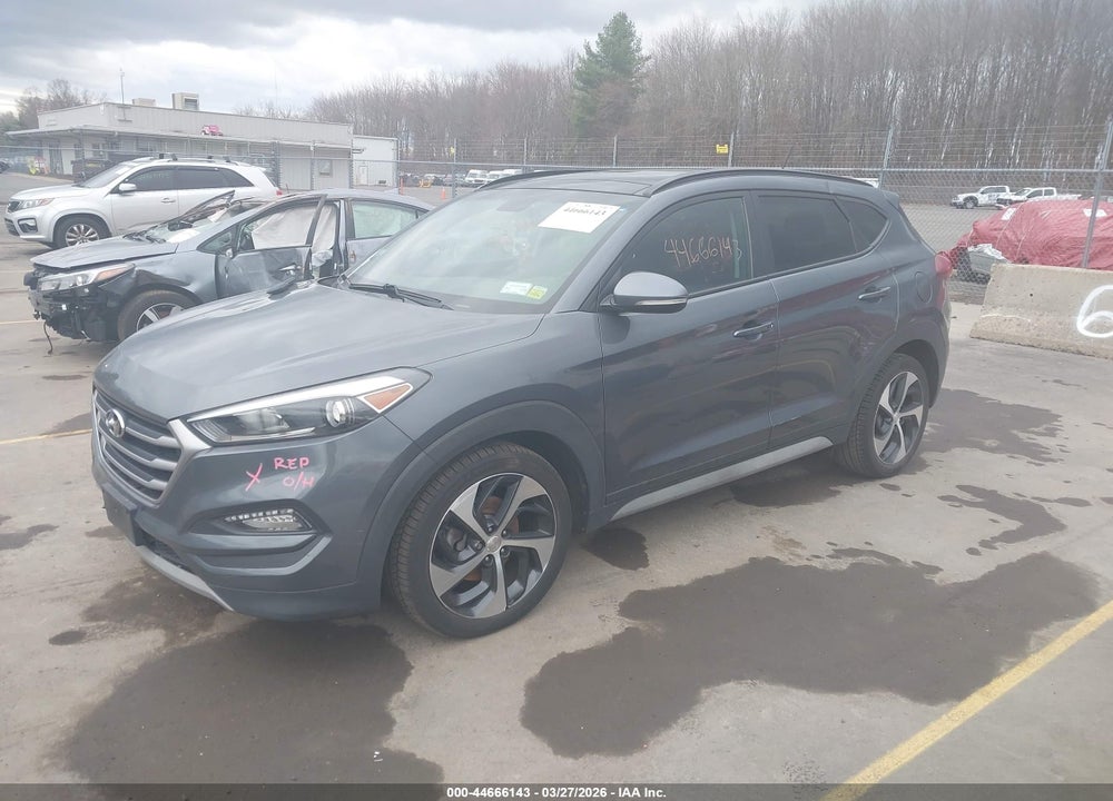 2017 HYUNDAI TUCSON VALUE VIN: KM8J3CA29HU555557