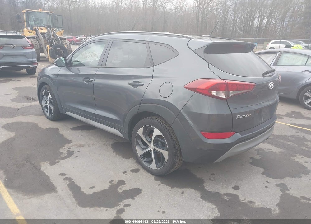 2017 HYUNDAI TUCSON VALUE VIN: KM8J3CA29HU555557