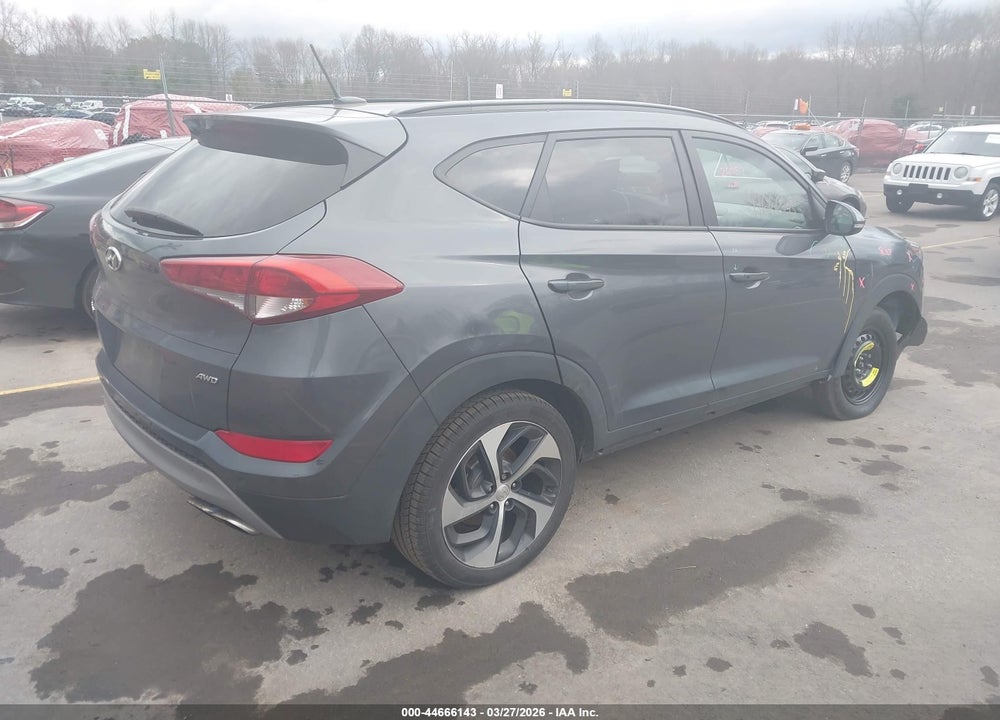 2017 HYUNDAI TUCSON VALUE VIN: KM8J3CA29HU555557