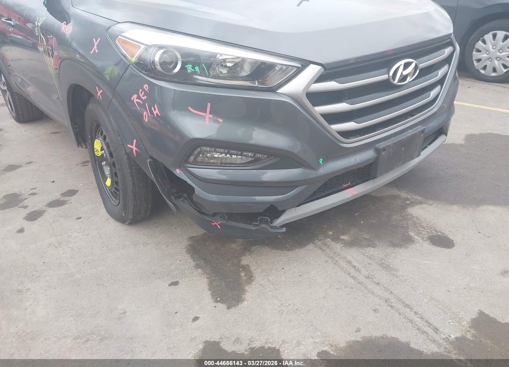 2017 HYUNDAI TUCSON VALUE VIN: KM8J3CA29HU555557