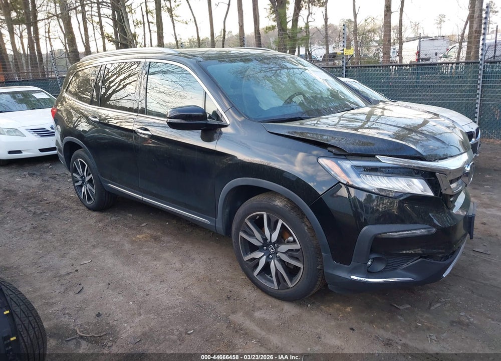 2022 HONDA PILOT AWD TOURING 8 PASSENGER VIN: 5FNYF6H93NB013681