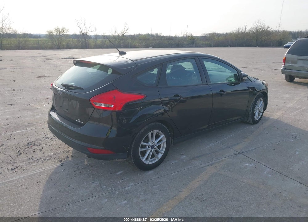 2016 FORD FOCUS SE VIN: 1FADP3K26GL358070