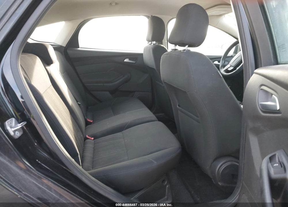 2016 FORD FOCUS SE VIN: 1FADP3K26GL358070