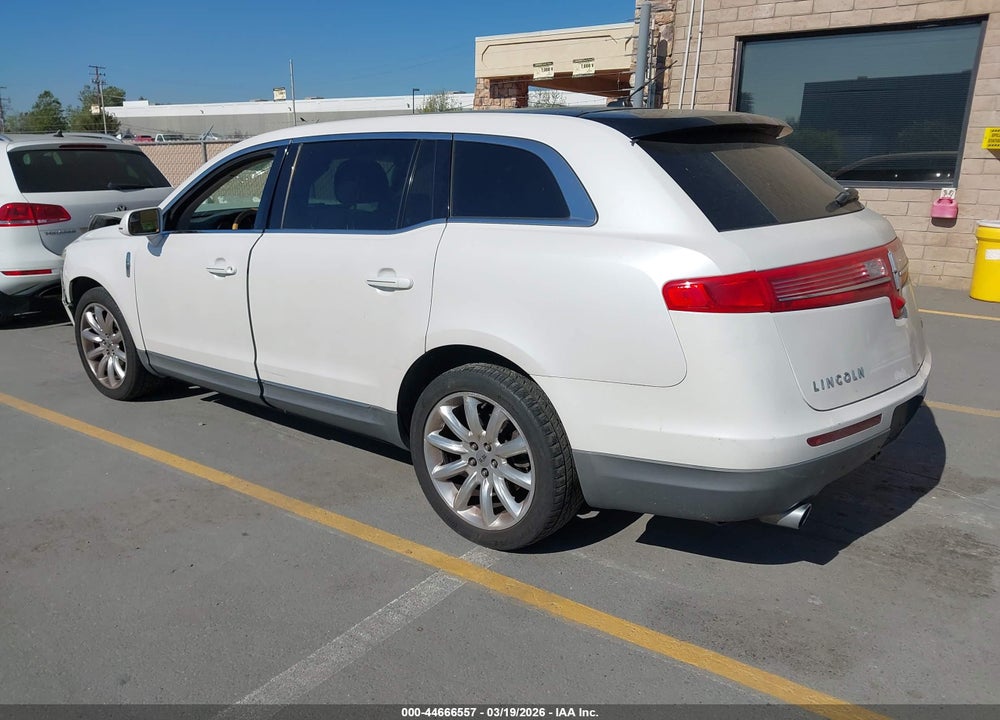 2011 LINCOLN MKT VIN: 2LMHJ5FR9BBJ52752